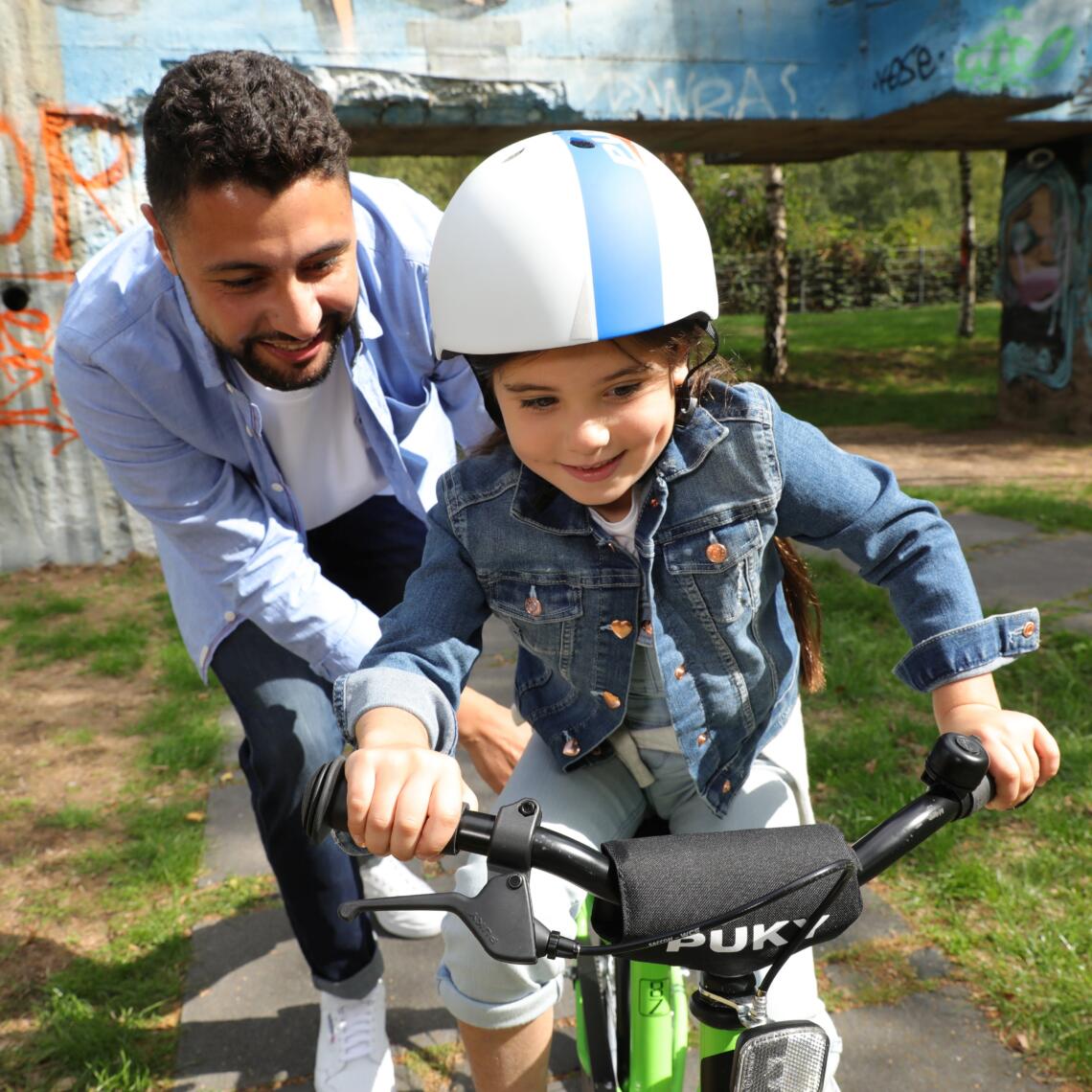 Radfahren lernen: Ein kleiner Schubser hilft beim Losfahren