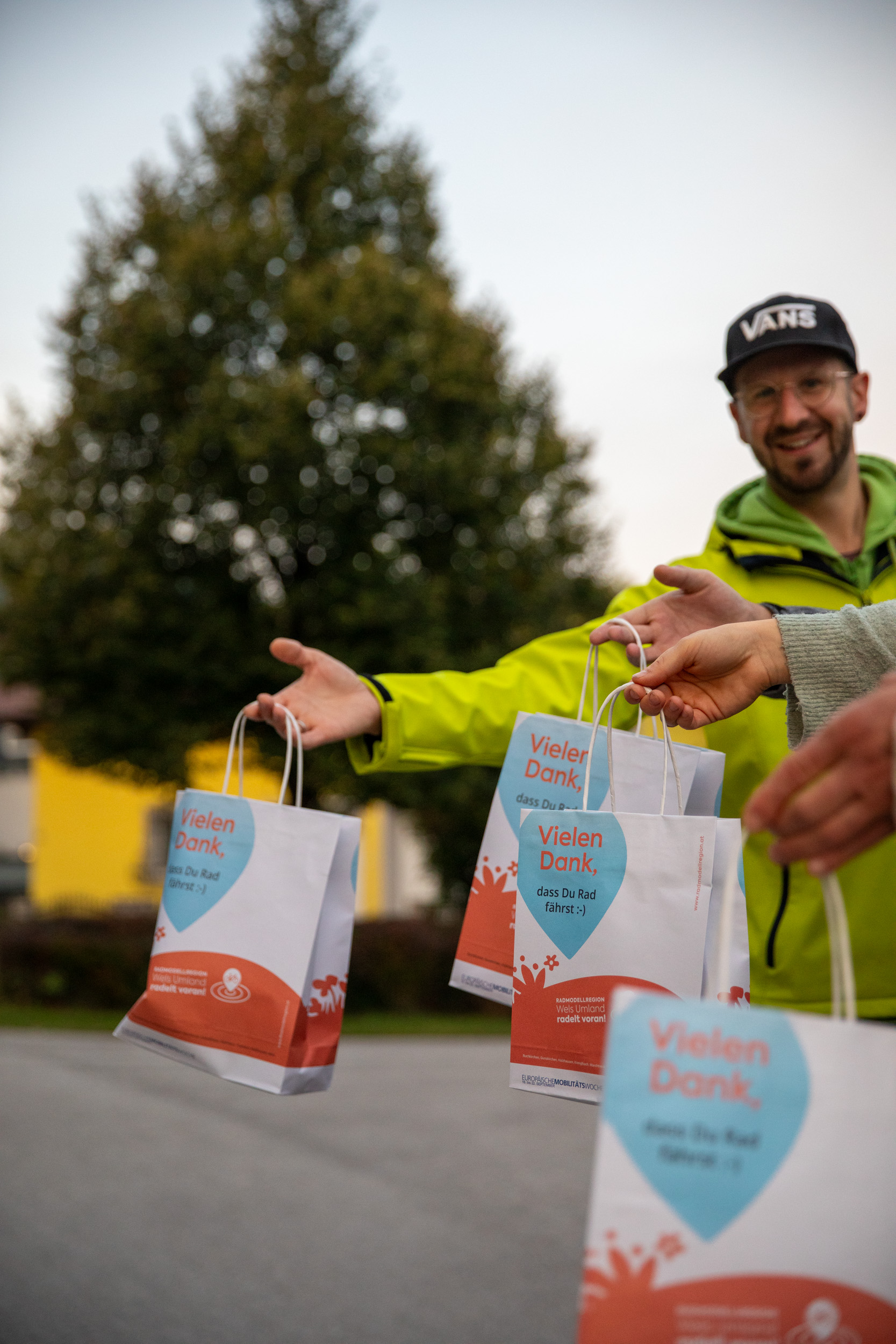 Präsentieren der Danke-Sackerl