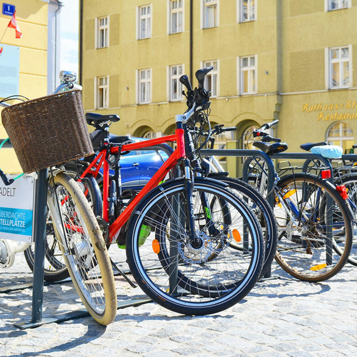 Fahrradlehnbügel beim Stadtplatz in Wels